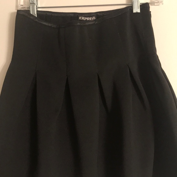 Express Black Pleated Flare Skirt - Picture 2 of 8